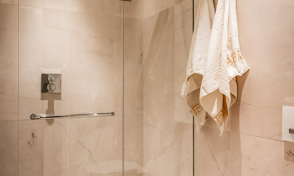 Modern appartement met villakarakter te koop met zeezicht in een exclusief complex in La Quinta, Marbella - Benahavis 794527