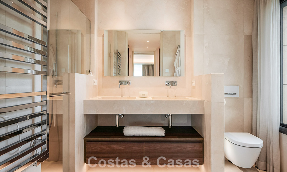 Modern appartement met villakarakter te koop met zeezicht in een exclusief complex in La Quinta, Marbella - Benahavis 794538