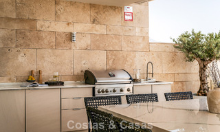 Modern appartement met villakarakter te koop met zeezicht in een exclusief complex in La Quinta, Marbella - Benahavis 794552 