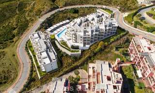 Nieuwe, moderne appartementen met fenomenaal uitzicht te koop in Mijas Costa, Costa del Sol 794605 