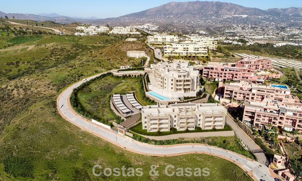 Nieuwe, moderne appartementen met fenomenaal uitzicht te koop in Mijas Costa, Costa del Sol 794608