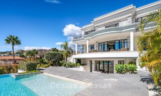 Statige luxevilla met golf-, berg- en zeezicht te koop in een golfwijk in Marbella - Benahavis 794721 