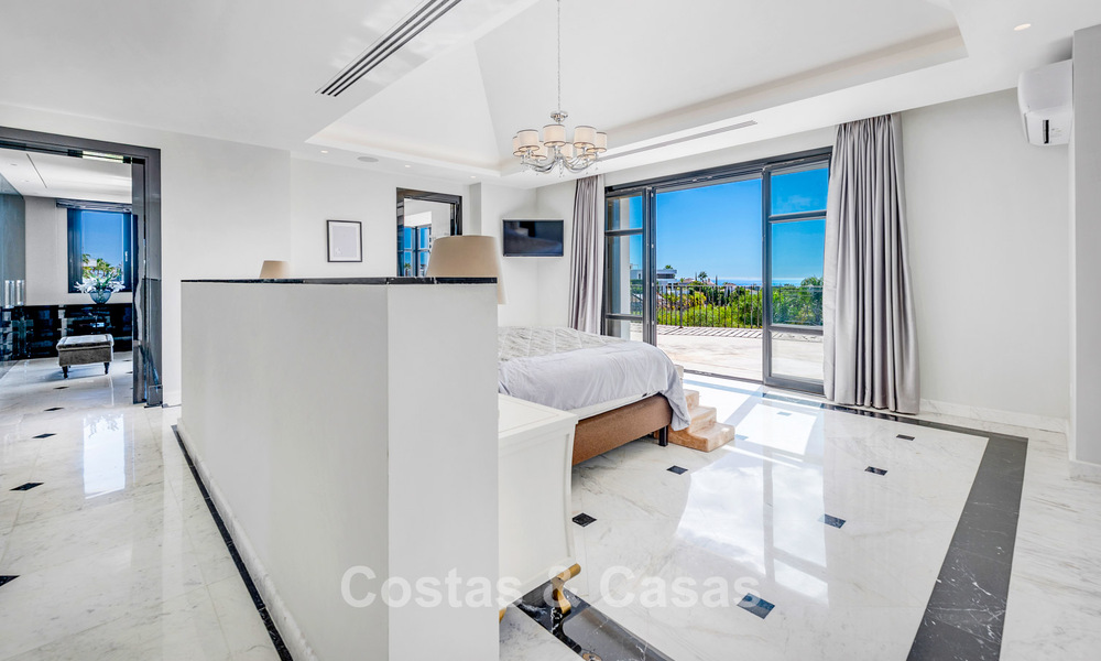 Statige luxevilla met golf-, berg- en zeezicht te koop in een golfwijk in Marbella - Benahavis 794728