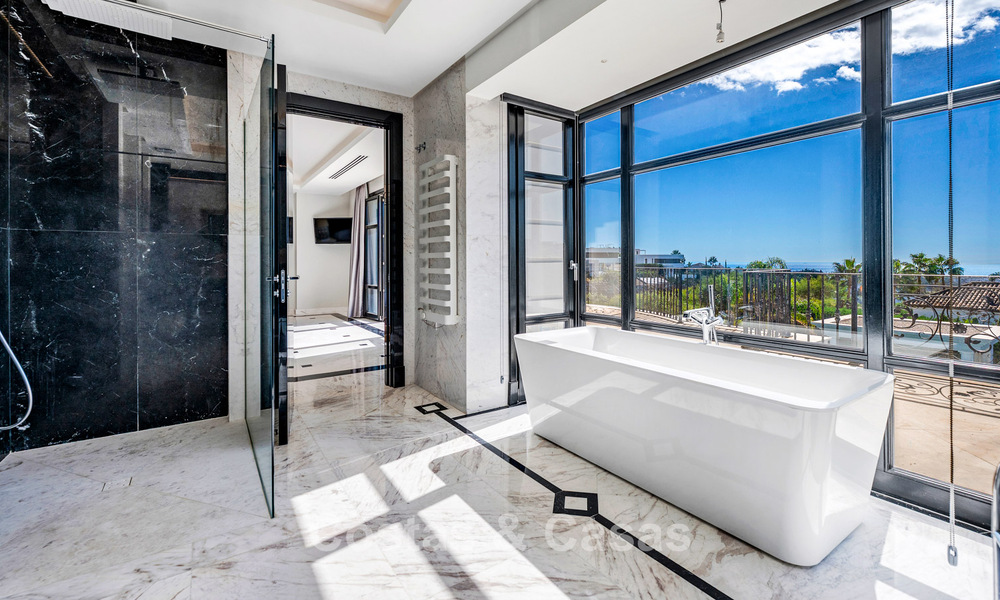 Statige luxevilla met golf-, berg- en zeezicht te koop in een golfwijk in Marbella - Benahavis 794730