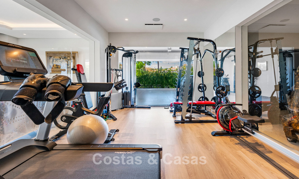 Statige luxevilla met golf-, berg- en zeezicht te koop in een golfwijk in Marbella - Benahavis 794734