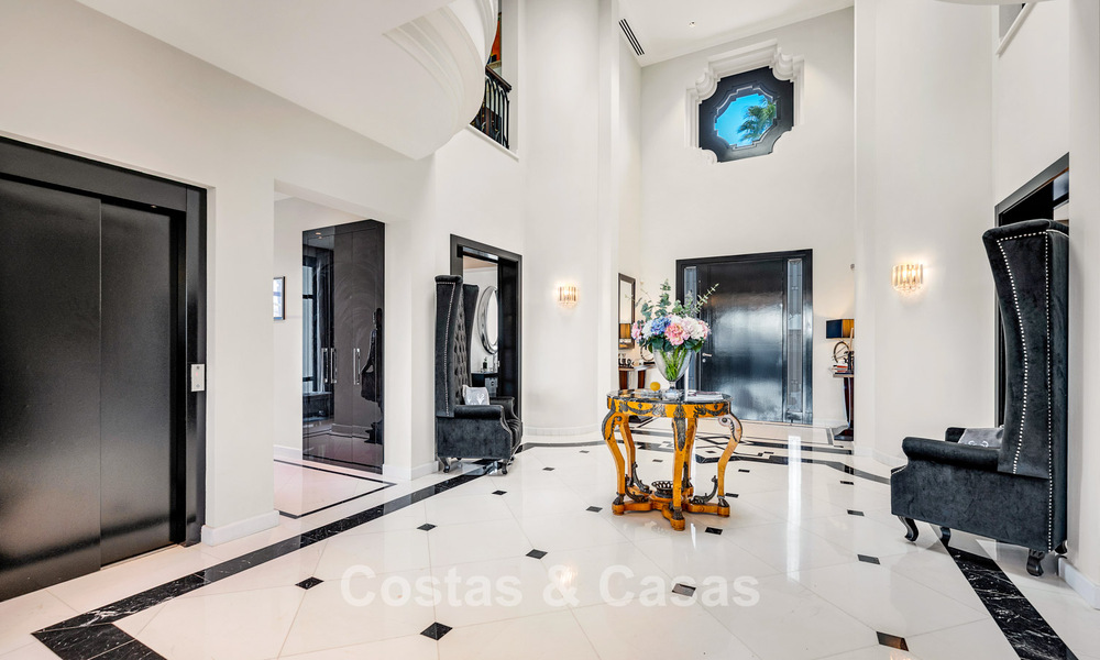 Statige luxevilla met golf-, berg- en zeezicht te koop in een golfwijk in Marbella - Benahavis 794735