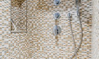 Ruim duplex penthouse met panoramisch zeezicht te koop in een gesloten woonwijk in Marbella - Benahavis 794851 