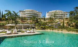 Moderne appartementen met panoramisch zeezicht te koop in een golfgebied in Mijas Costa, Costa del Sol 794779 