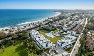 Ultramoderne halfvrijstaande villa met privétuin en -zwembad te koop aan de Golden Mile, Marbella 795015 