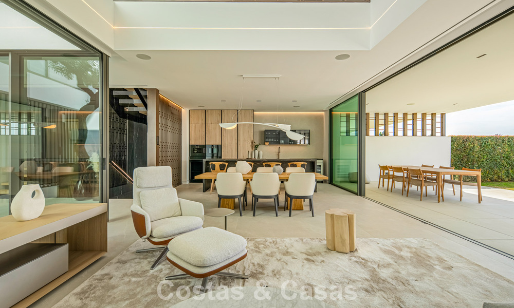 Ultramoderne halfvrijstaande villa met privétuin en -zwembad te koop aan de Golden Mile, Marbella 795030