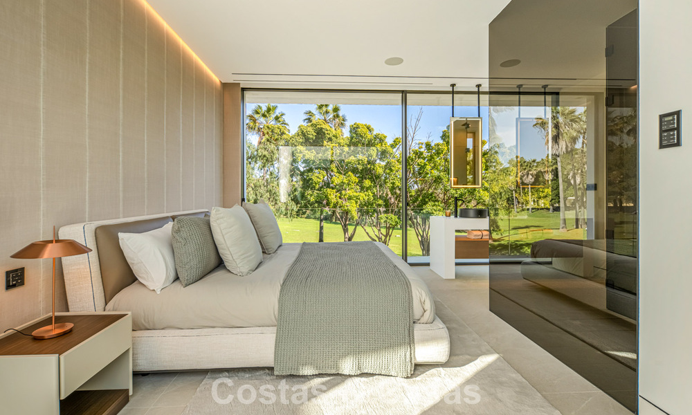 Ultramoderne halfvrijstaande villa met privétuin en -zwembad te koop aan de Golden Mile, Marbella 795042