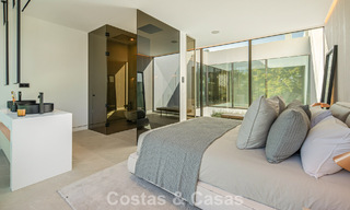 Ultramoderne halfvrijstaande villa met privétuin en -zwembad te koop aan de Golden Mile, Marbella 795043 