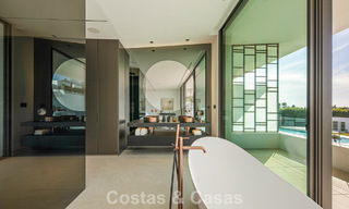 Ultramoderne halfvrijstaande villa met privétuin en -zwembad te koop aan de Golden Mile, Marbella 795053 