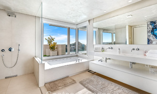 Exclusief, modern luxe penthouse met panoramisch berg- en zeezicht te koop op enkele minuten van Marbella stad 795329 