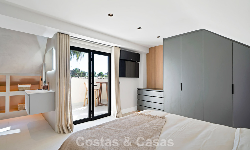 Stijlvol gemoderniseerd herenhuis te koop op wandelafstand van het strand in Puerto Banus, Marbella 795310
