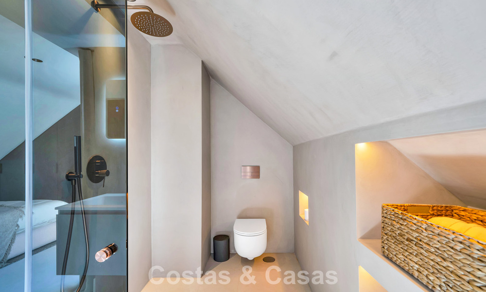 Stijlvol gemoderniseerd herenhuis te koop op wandelafstand van het strand in Puerto Banus, Marbella 795313