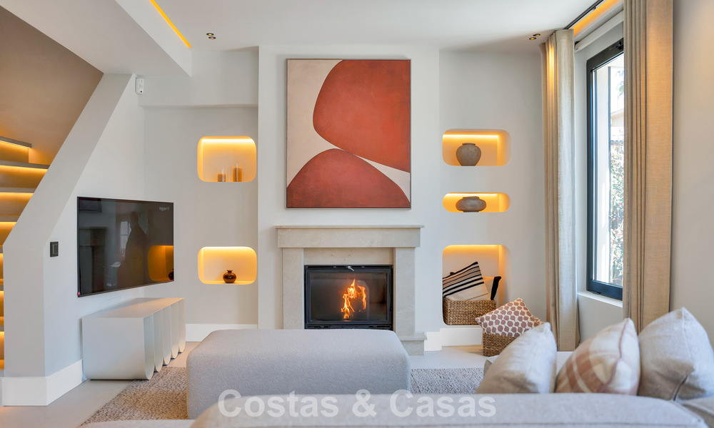 Stijlvol gemoderniseerd herenhuis te koop op wandelafstand van het strand in Puerto Banus, Marbella 795320