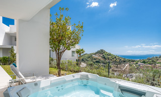 Luxueus, hedendaags tuinappartement met zeezicht te koop in een boutique complex nabij Marbella stad 795341 