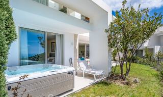 Luxueus, hedendaags tuinappartement met zeezicht te koop in een boutique complex nabij Marbella stad 795342 