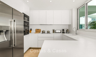 Instapklaar, avant-gardist appartement met subliem zeezicht te koop op luttele minuten van Marbella stad 795351 