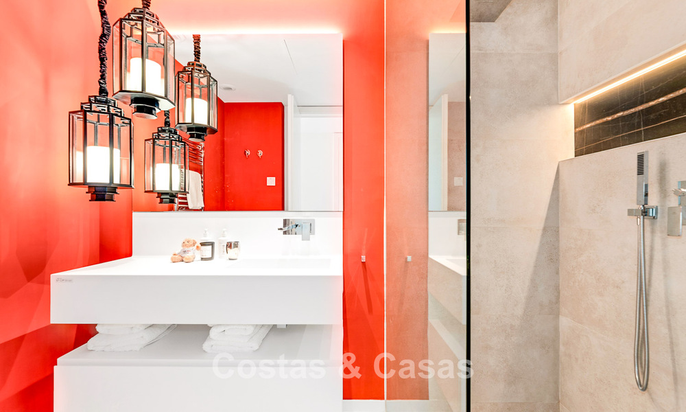 Instapklaar, avant-gardist appartement met subliem zeezicht te koop op luttele minuten van Marbella stad 795361