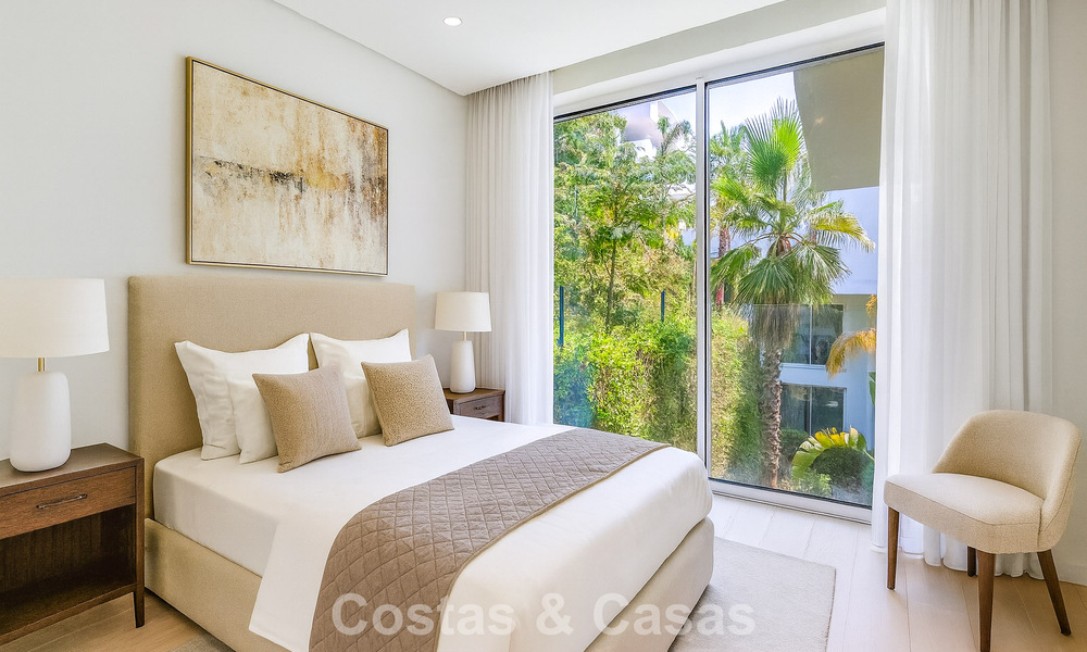 Lichtrijk appartement met zeezicht te koop in een resort-stijl complex op korte afstand van Marbella stad 795377