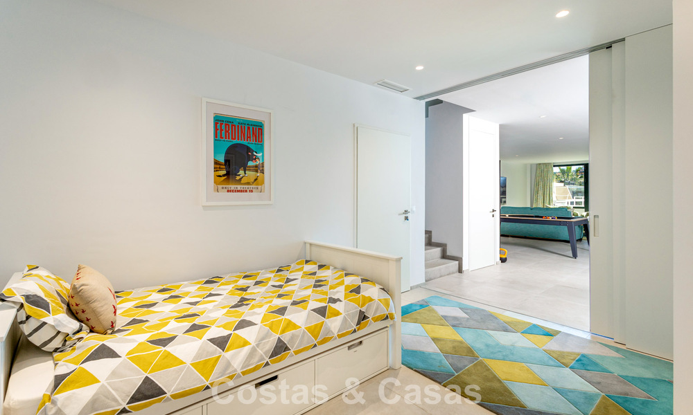 Instapklare, moderne villa op loopafstand van een golfclubhuis op de New Golden Mile tussen Marbella en Estepona 795390