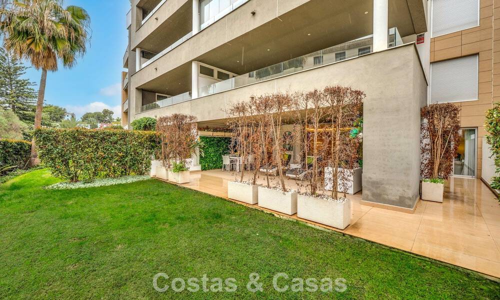 Eigentijds, tuinappartement te koop op enkele minuten lopen van het strand en Puerto Banus, Marbella 795719