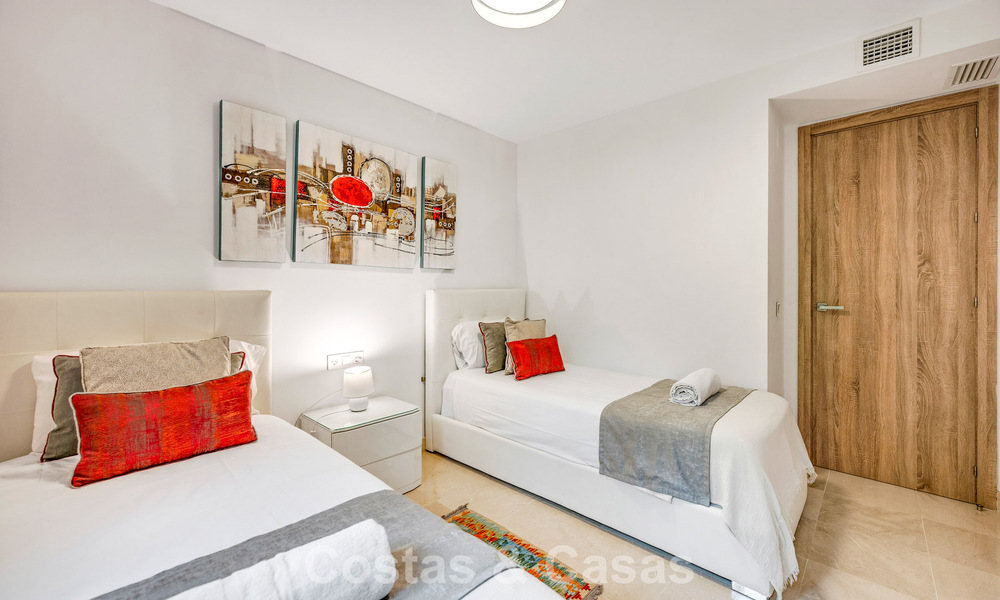 Eigentijds, tuinappartement te koop op enkele minuten lopen van het strand en Puerto Banus, Marbella 795729