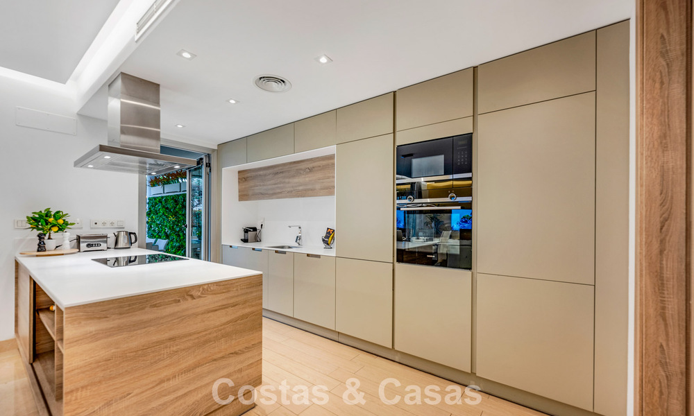 Eigentijds, tuinappartement te koop op enkele minuten lopen van het strand en Puerto Banus, Marbella 795739