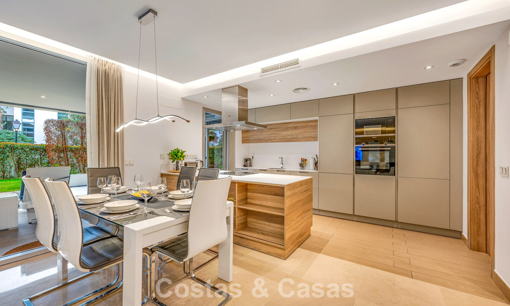 Eigentijds, tuinappartement te koop op enkele minuten lopen van het strand en Puerto Banus, Marbella 795743