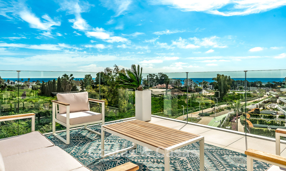 Eersteklas duplex penthouse te koop op loopafstand van het strand en Puerto Banus op Marbella’s Golden Mile 796073