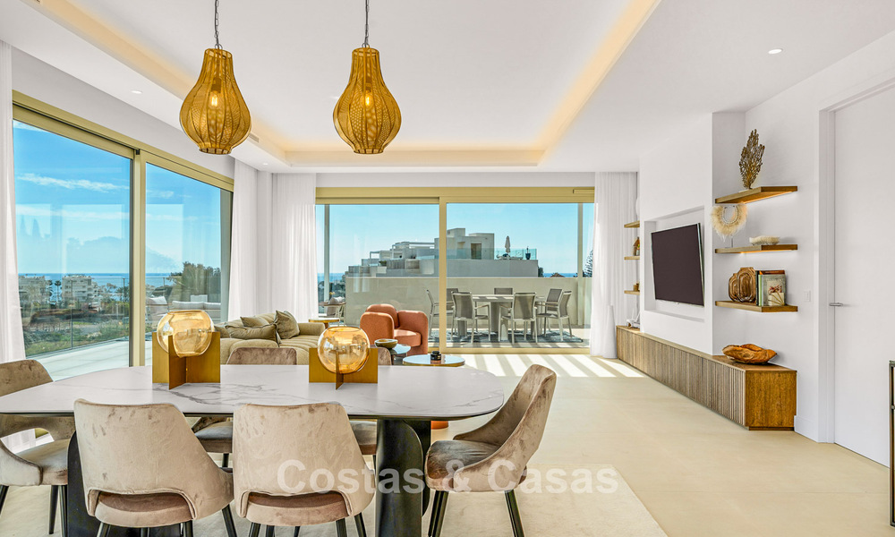 Eersteklas duplex penthouse te koop op loopafstand van het strand en Puerto Banus op Marbella’s Golden Mile 796077