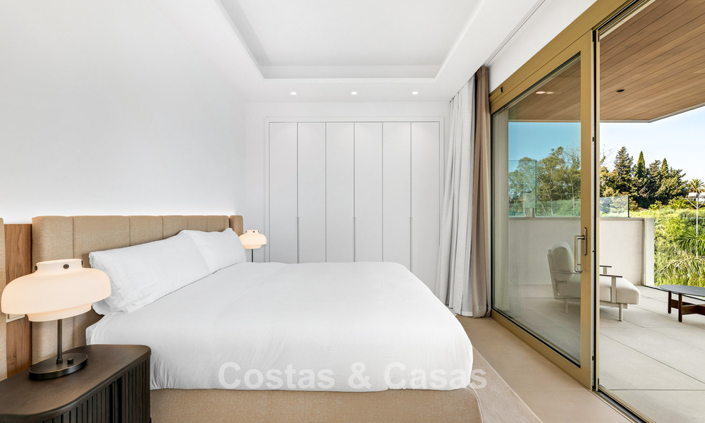 Luxe appartement te koop met panoramische uitzichten op Marbella’s Golden Mile vlakbij het strand en Puerto Banus 796002