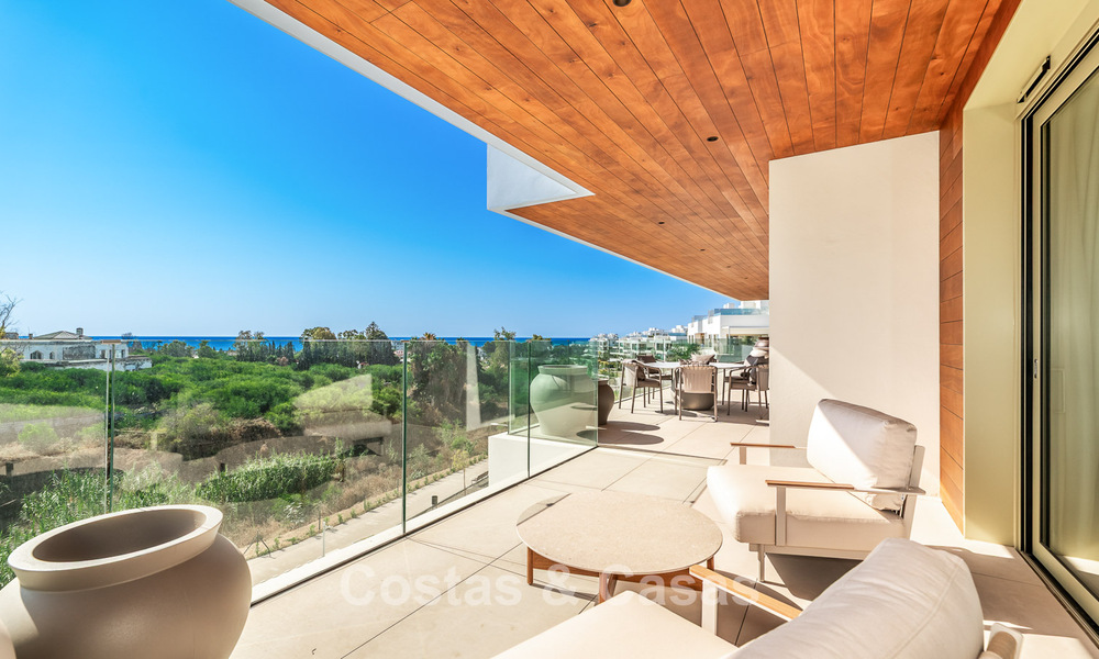 Luxe appartement te koop met panoramische uitzichten op Marbella’s Golden Mile vlakbij het strand en Puerto Banus 796003
