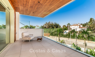 Luxe appartement te koop met panoramische uitzichten op Marbella’s Golden Mile vlakbij het strand en Puerto Banus 796007 