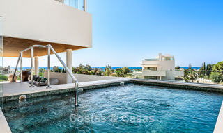 Luxe appartement te koop met panoramische uitzichten op Marbella’s Golden Mile vlakbij het strand en Puerto Banus 796008 