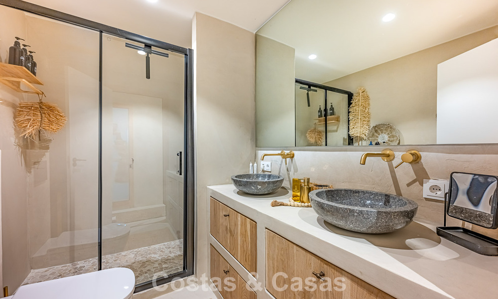 Prachtig gerenoveerde villa in Boho-chic stijl te koop in Nueva Andalucia, Marbella 795803