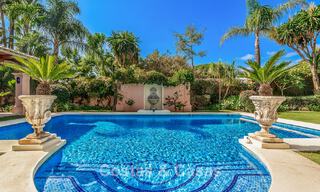 Elegante Andalusische luxevilla met grote tuin te koop in Nueva Andalucia’s golfvallei, Marbella 795403 