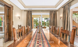 Elegante Andalusische luxevilla met grote tuin te koop in Nueva Andalucia’s golfvallei, Marbella 795421 