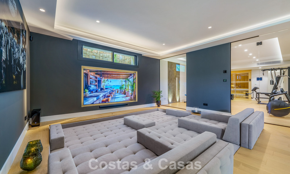 Elegante designvilla met panoramisch uitzicht te koop over de golfvallei van Nueva Andalucia, Marbella 795659