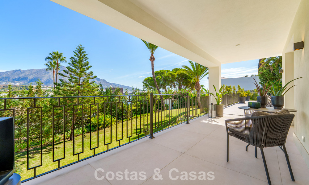 Elegante designvilla met panoramisch uitzicht te koop over de golfvallei van Nueva Andalucia, Marbella 795695