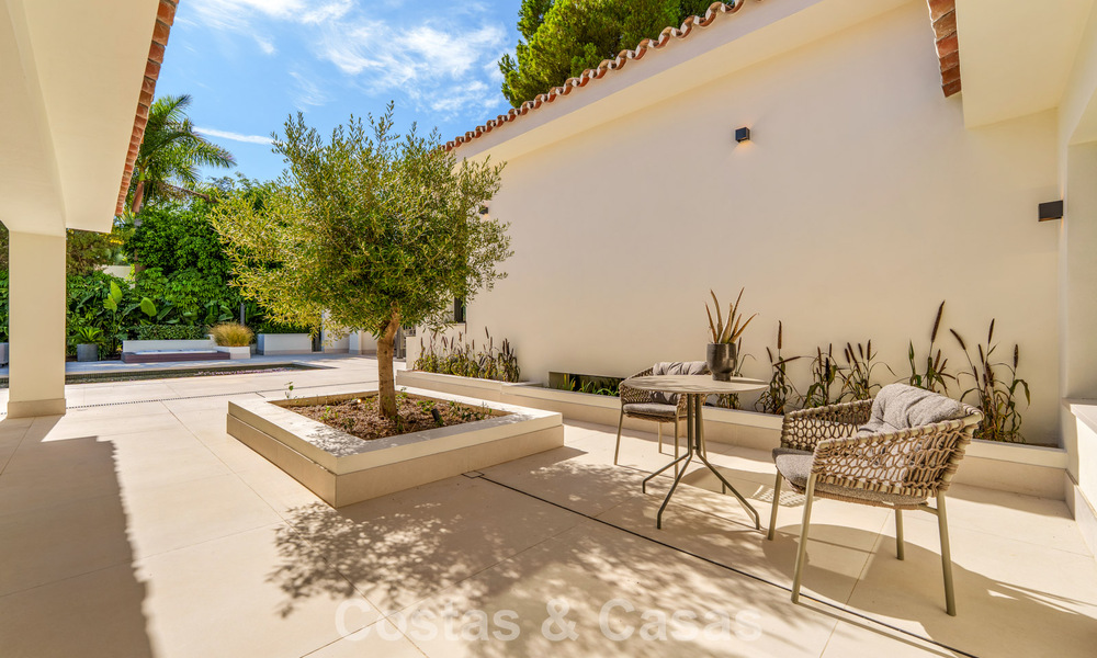 Elegante designvilla met panoramisch uitzicht te koop over de golfvallei van Nueva Andalucia, Marbella 795696