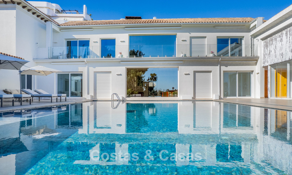 Luxe gerenoveerde villa op een steenworp van de golfbaan te koop in Guadalmina Alta, Marbella 795854