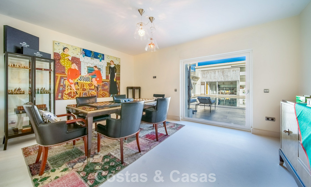 Luxe gerenoveerde villa op een steenworp van de golfbaan te koop in Guadalmina Alta, Marbella 795864