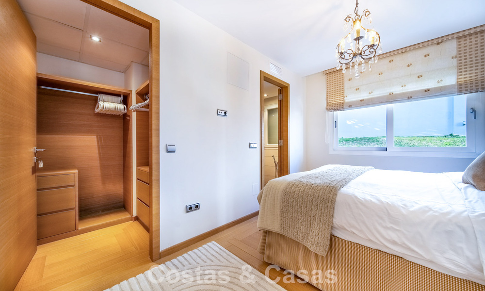 Luxe gerenoveerde villa op een steenworp van de golfbaan te koop in Guadalmina Alta, Marbella 795874