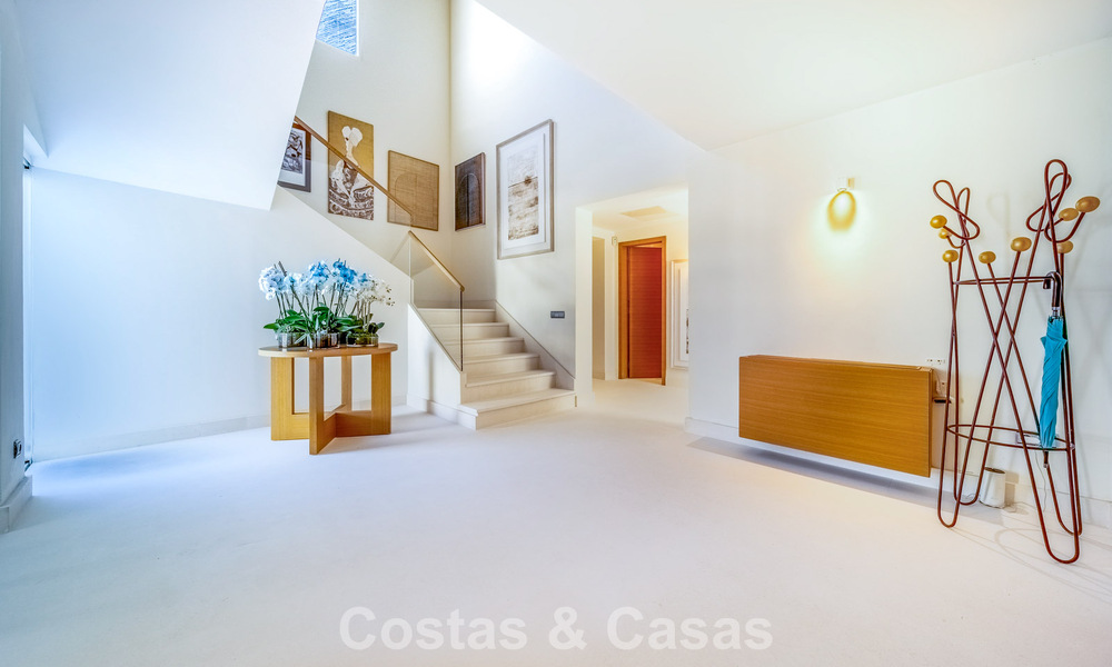 Luxe gerenoveerde villa op een steenworp van de golfbaan te koop in Guadalmina Alta, Marbella 795876