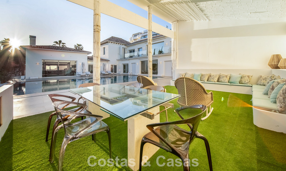 Luxe gerenoveerde villa op een steenworp van de golfbaan te koop in Guadalmina Alta, Marbella 795902