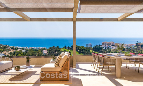 Exclusieve nieuwbouwappartementen met panoramisch golf- en zeezicht te koop in Benalmadena, Costa del Sol 795443
