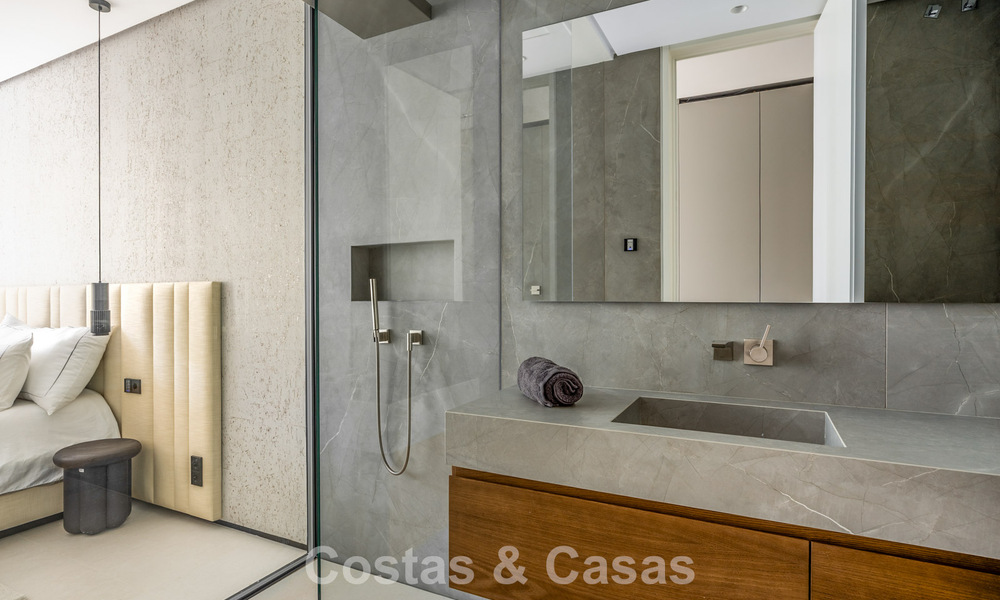 Spectaculaire, hedendaagse luxevilla te koop met zeezicht in El Madroñal, Marbella - Benahavis 796243